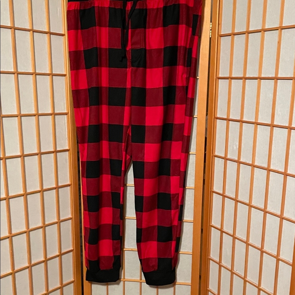 North Pole Trading Co Men’s L Feelin' Jolly Red Black Buffalo Check Pajamas Set - Picture 7 of 11